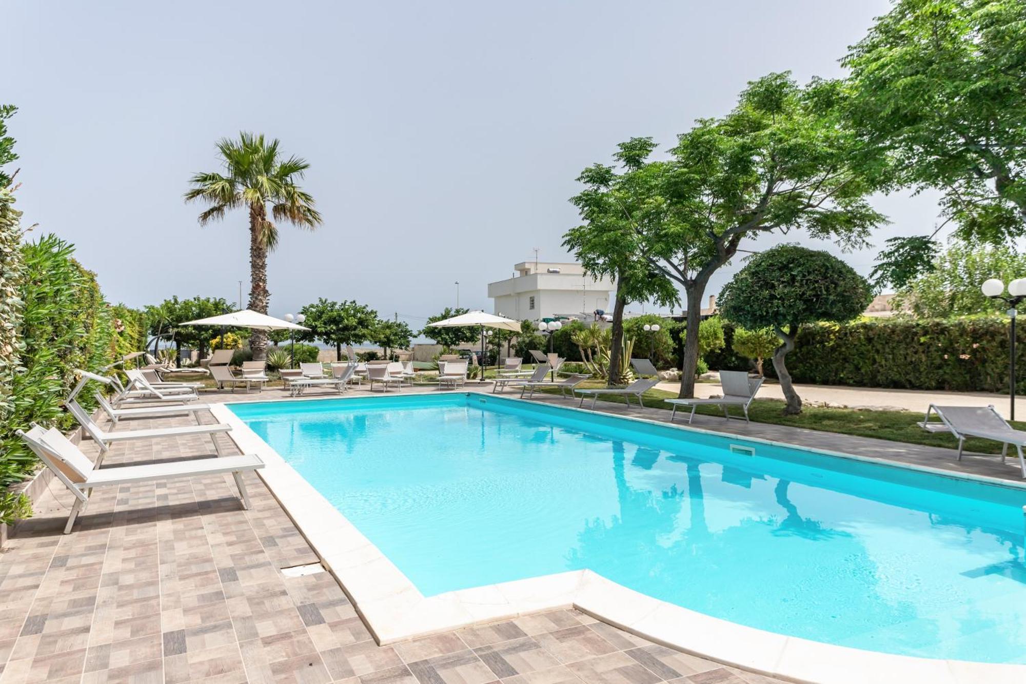 Pietramare Luxury Suites Bari Exterior photo